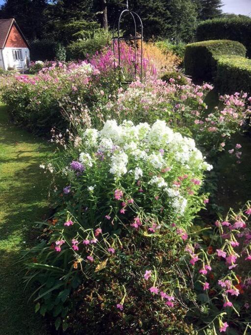 Highfield Lodge Tring Eksteriør bilde